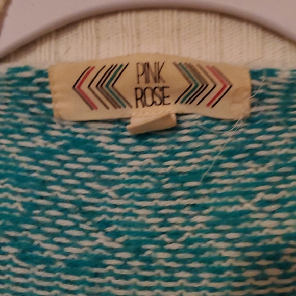 Knit shaw - Picture 2 of 3